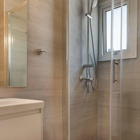 Phaedrus Living Travertine Residences 102 *